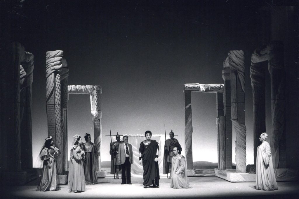 Η στέψη της Ποππαίας του Κλάουντιο Μοντεβέρντι, παραγωγή της Εθνικής Λυρικής Σκηνής, Θέατρο Ολύμπια (1977/78), φωτογραφία Ηνωμένοι Φωτορεπόρτερ.