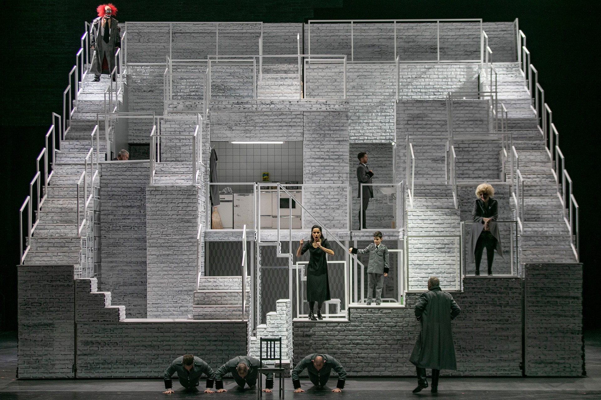 Βότσεκ του Άλμπαν Μπεργκ, σε μουσική διεύθυνση Βασίλη Χριστόπουλου, σκηνοθεσία Ολιβιέ Πυ, Αίθουσα Σταύρος Νιάρχος (2020), φωτογραφία Βαλέρια Ισάεβα.